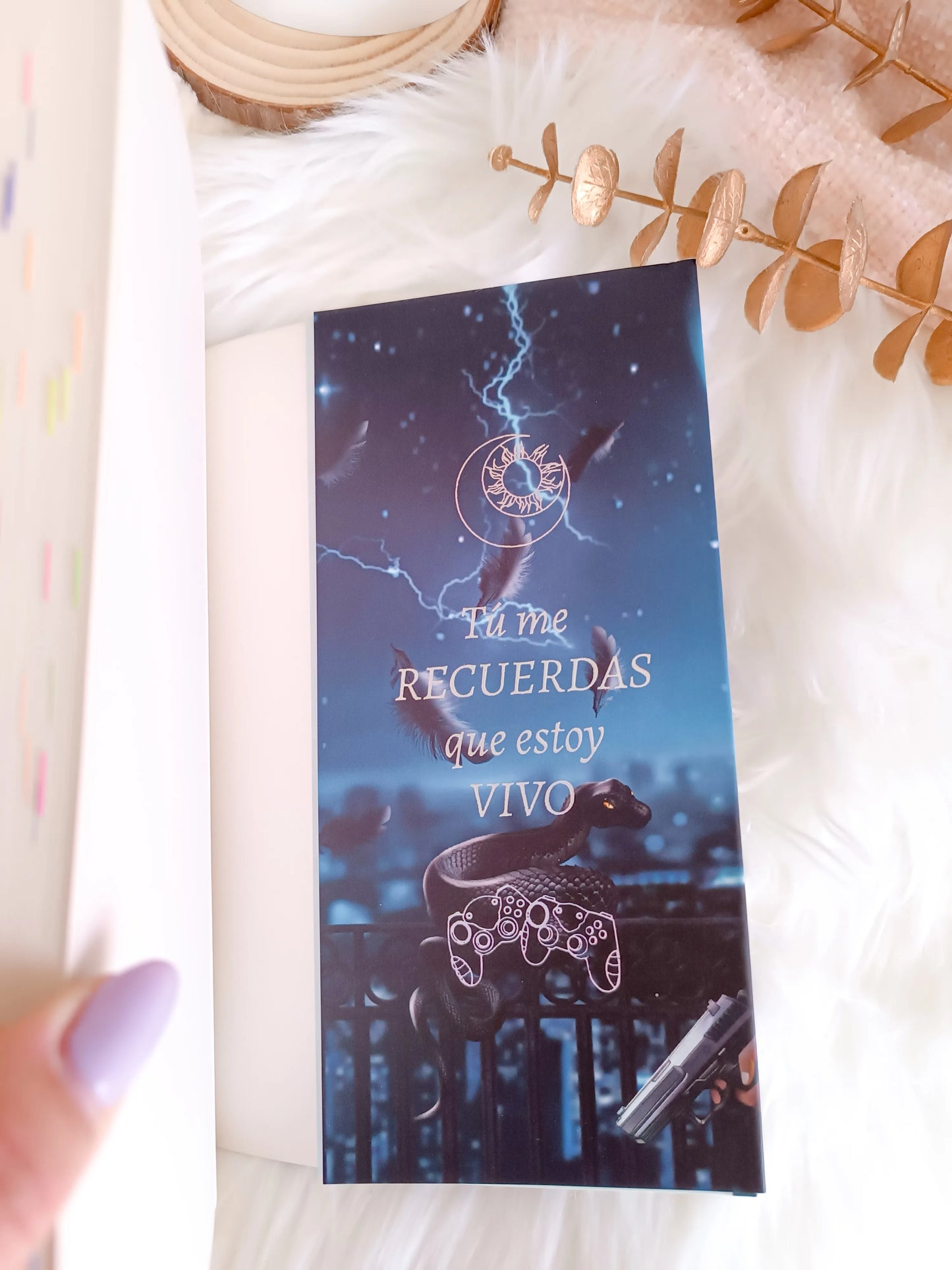 Dust jacket Crescent City Spain Edition
