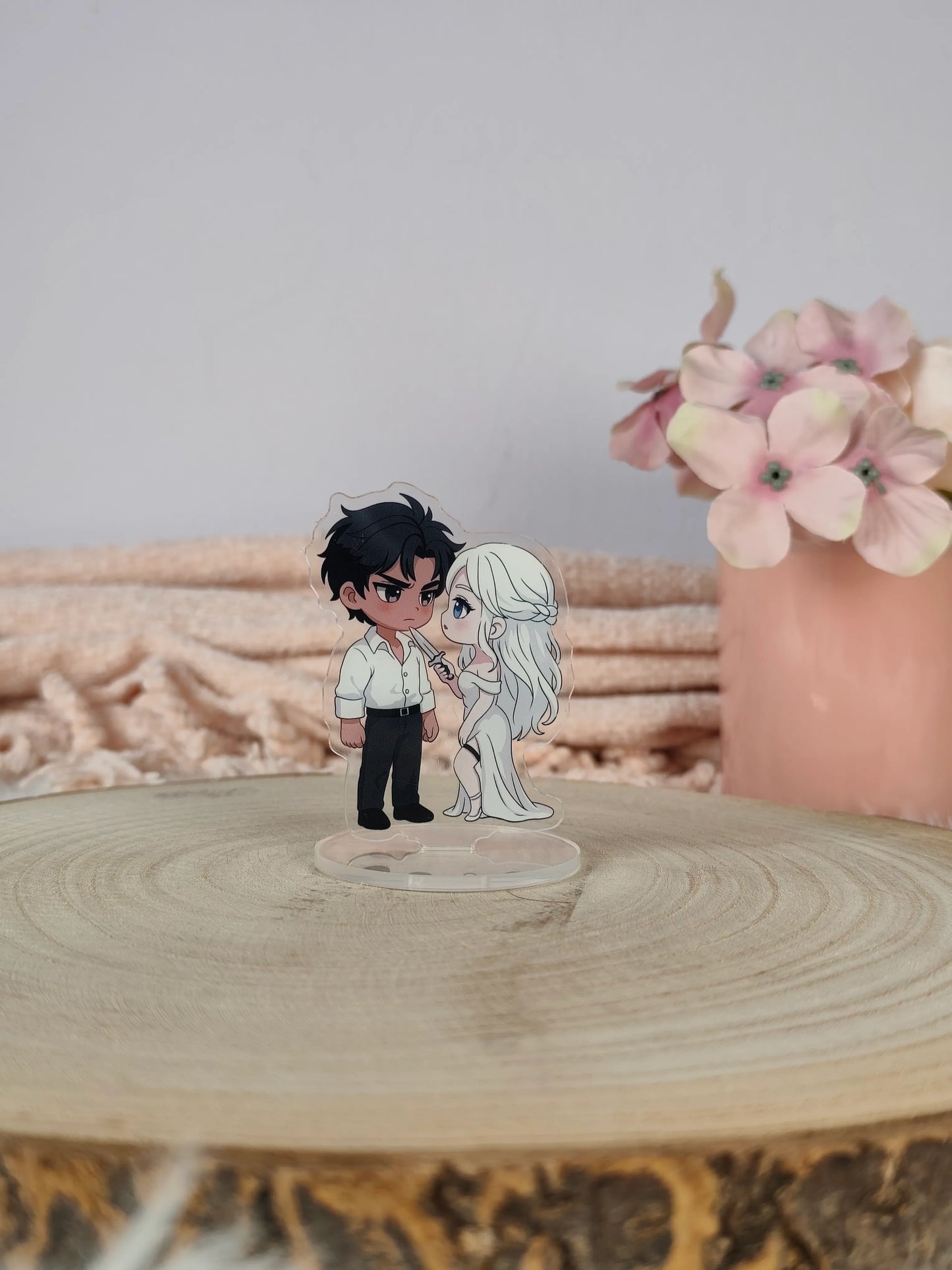 Standee de Paedyn y Kai - Powerless